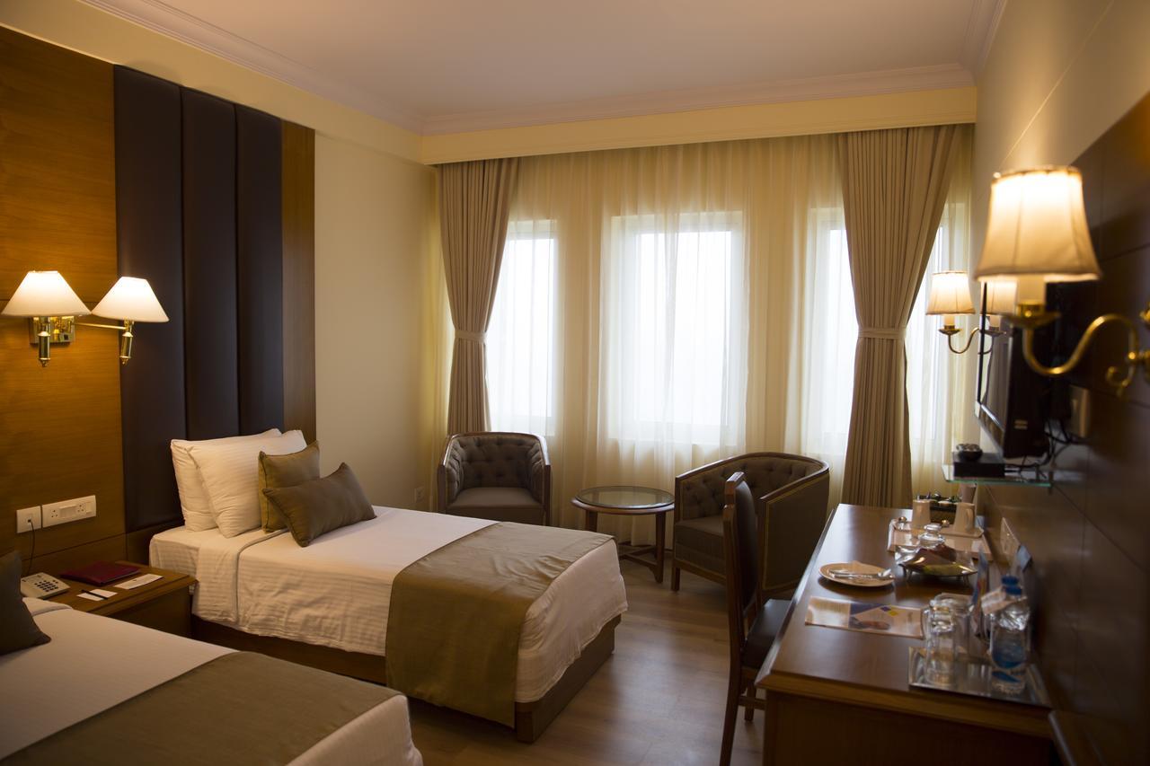 Peerless Hotel Καλκούτα Εξωτερικό φωτογραφία